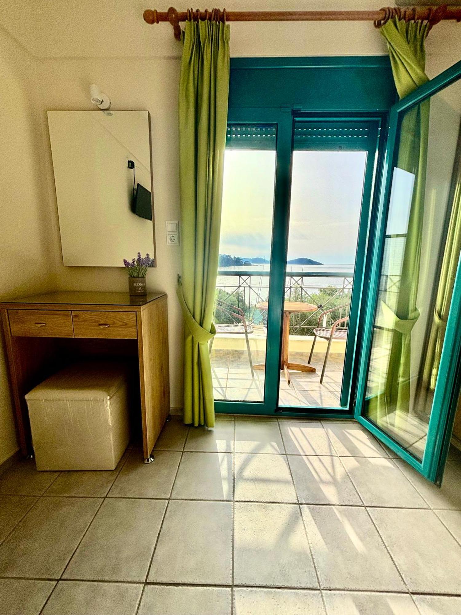 Angeliki Beach Hotel Мегали Амос Екстериор снимка