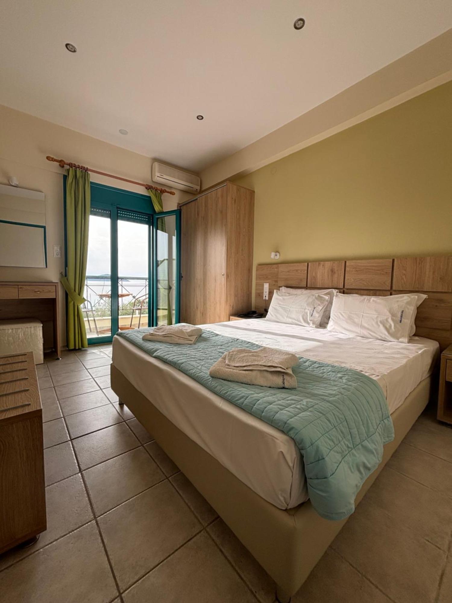 Angeliki Beach Hotel Мегали Амос Екстериор снимка