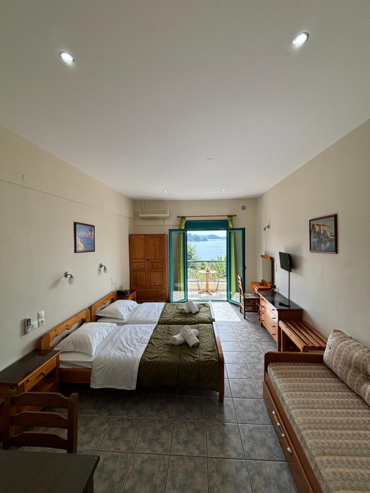 Angeliki Beach Hotel Мегали Амос Екстериор снимка