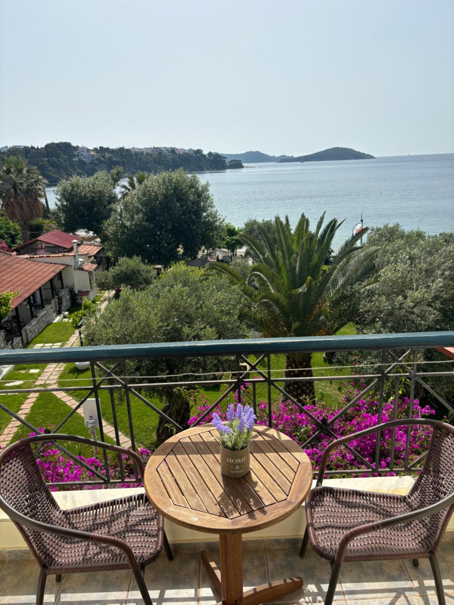 Angeliki Beach Hotel Мегали Амос Екстериор снимка