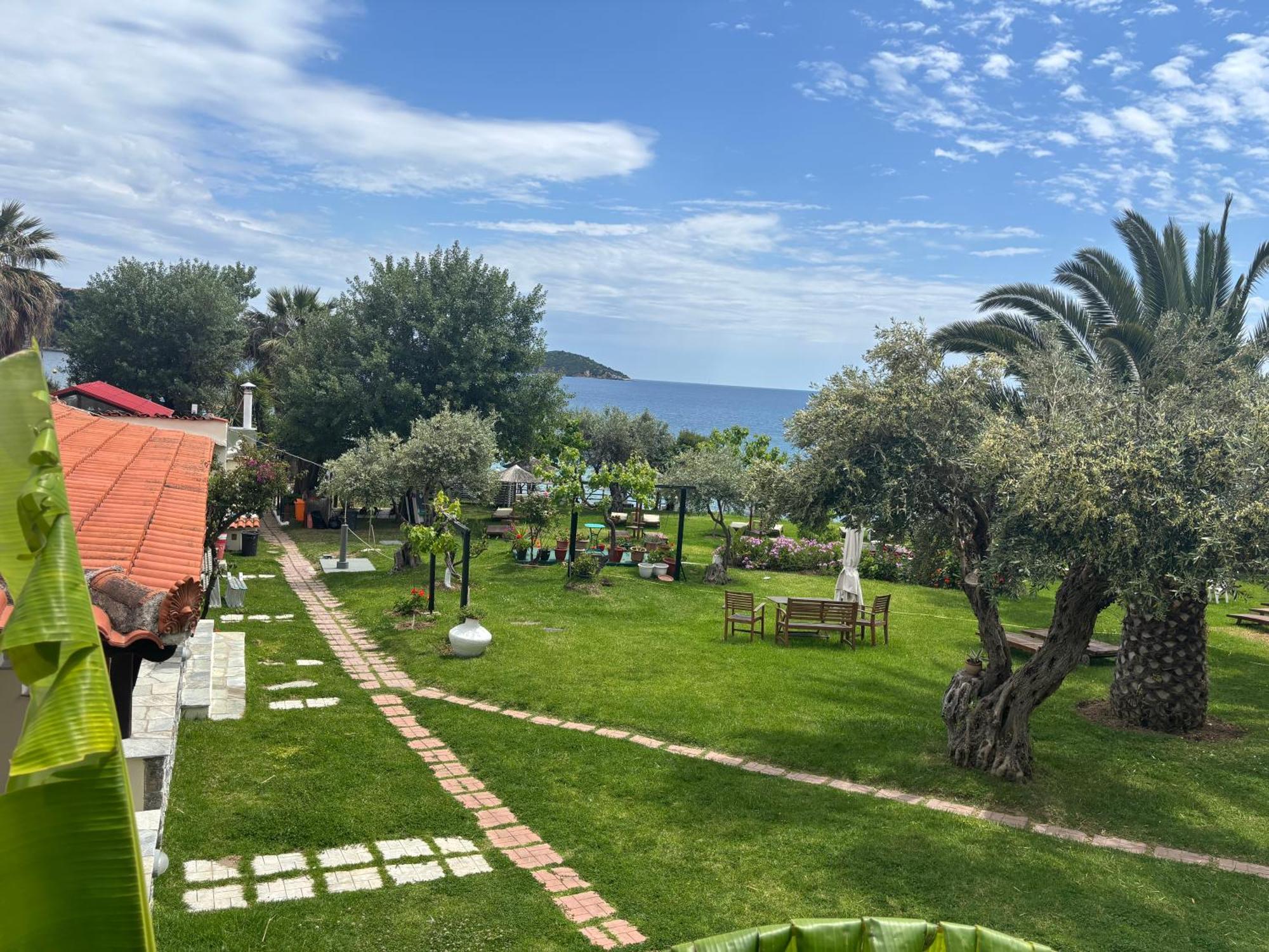 Angeliki Beach Hotel Мегали Амос Екстериор снимка